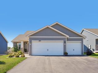 18071 Heirloom Ct, Lakeville, MN 55044