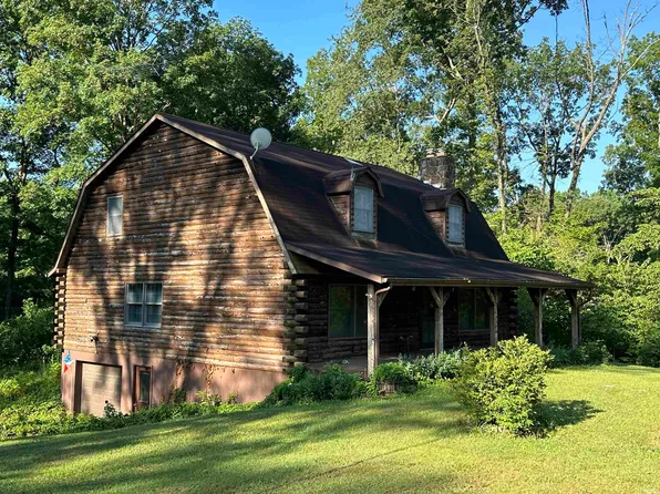 20 Woodland Way, Mitchell, IN 47446