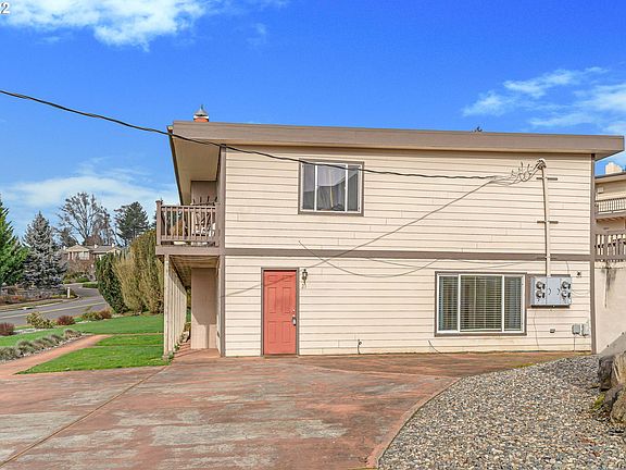 2nd image of 2102 Kelly Dr Unit 21