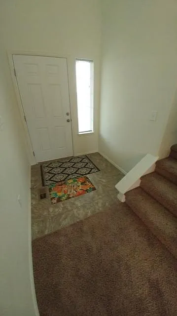 4 bed, 2.5 bath, 2688 sqft, $2,600 — Photo 2