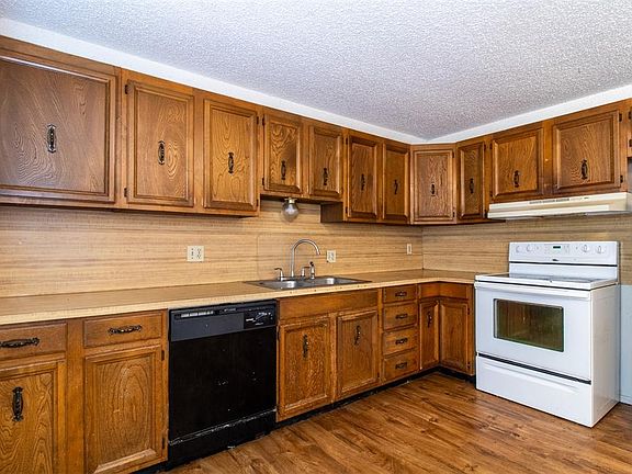 4th image of 2141 SW 48th St