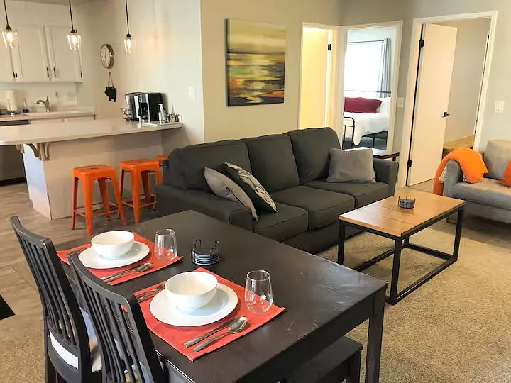 2 bed, 780 sqft, $2,700 — Photo 2