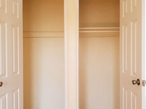 3rd image of 550 E 21st St APT 4G