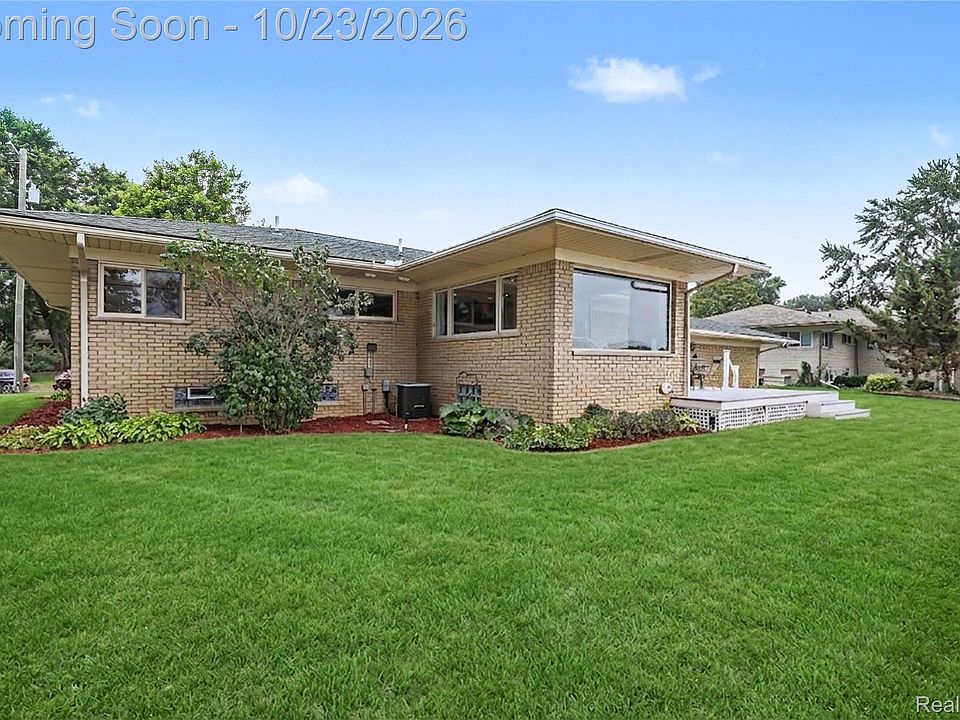 98 Edgelake Dr, photo 25