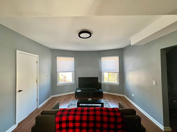 3rd image of 2958 N Whipple St APT 2