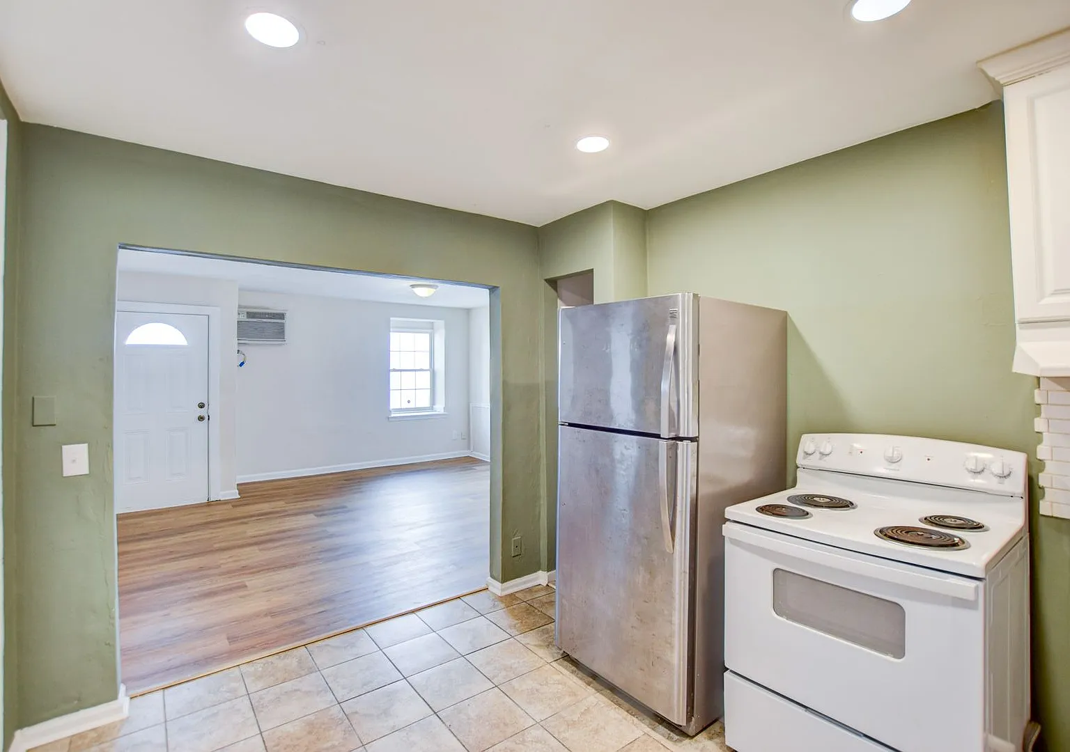 1324 Corprew Avenue — Photo 3