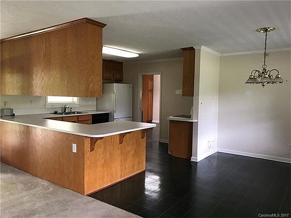 5th image of 134 Roy Lee Dr