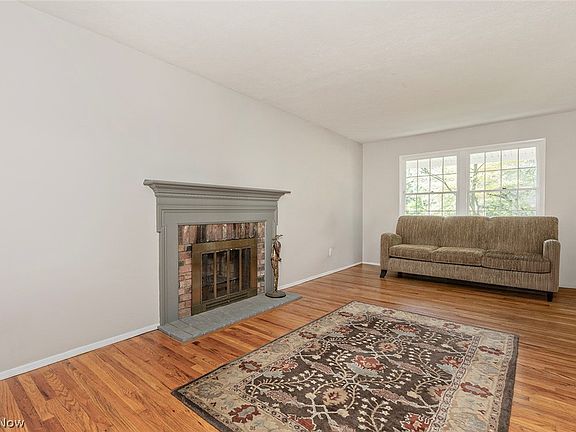 5th image of 32705 Arthur Rd