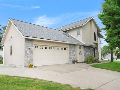 2954 Vistaview Ct NW, Grand Rapids, MI, 49544