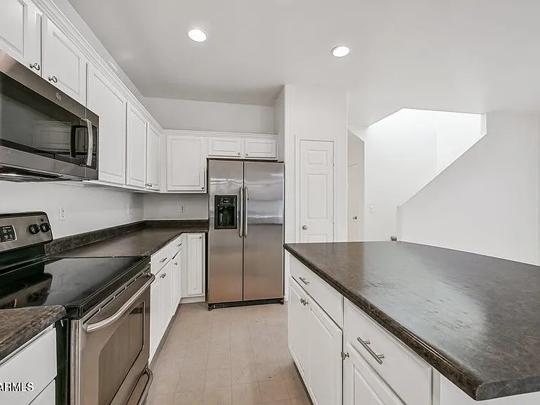 7060 S 7th Ln — Photo 8