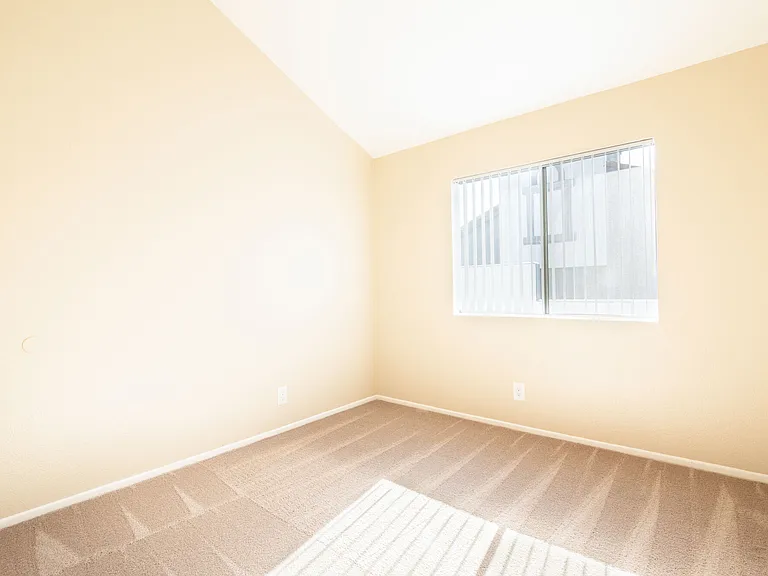 Emerald Ridge Apartments — Photo 31