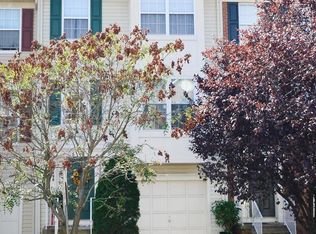 2498 Golden Harvest Ct, Herndon, VA 20171