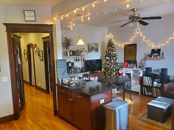 3rd image of 2113 W North Ave APT 2E