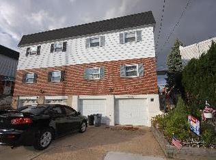 8620 Colony Dr, Philadelphia, PA 19152