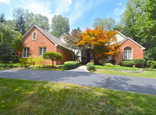 1173 Foxwood Ct, Bloomfield Hills, MI 48304