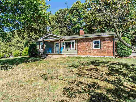 2nd image of 220 Ayers Ln