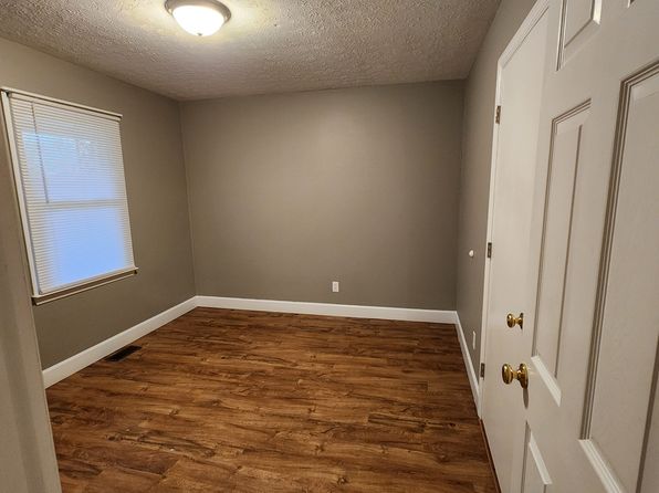 (undisclosed Address), Lawrenceburg, KY 40342