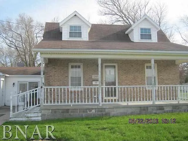 207 W 10th St photo 1
