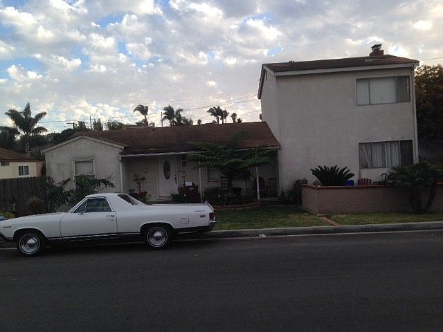 1st image of 1145 W 26th St