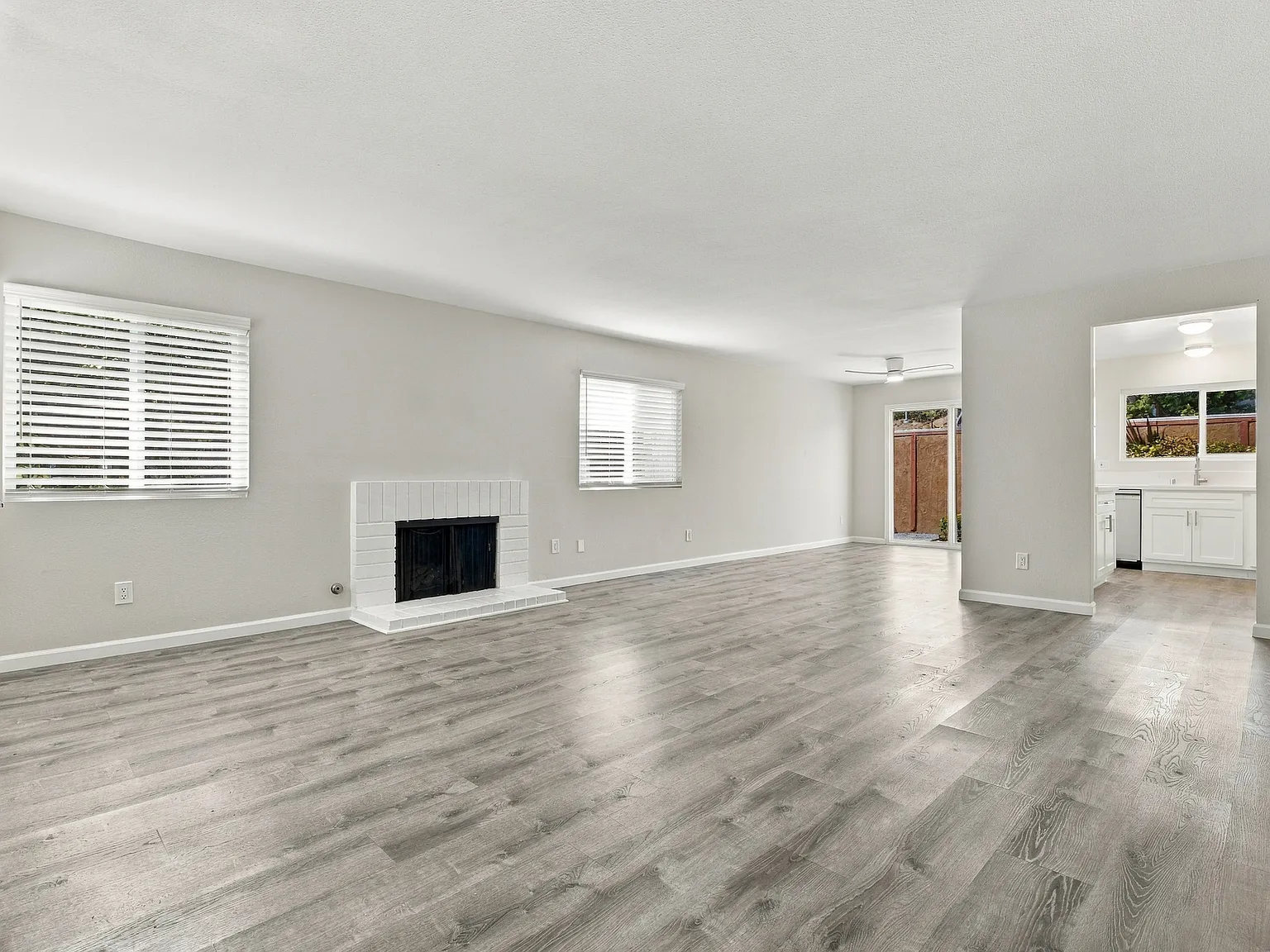 3 bed, 1442 sqft, $3,900 — Photo 3
