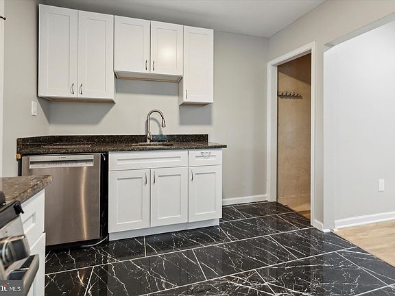 3rd image of 3848 Dennison Ave