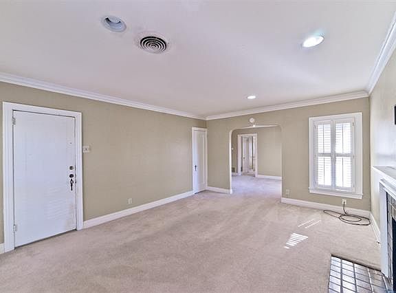 4th image of 4517 Emerson Ave APT 4