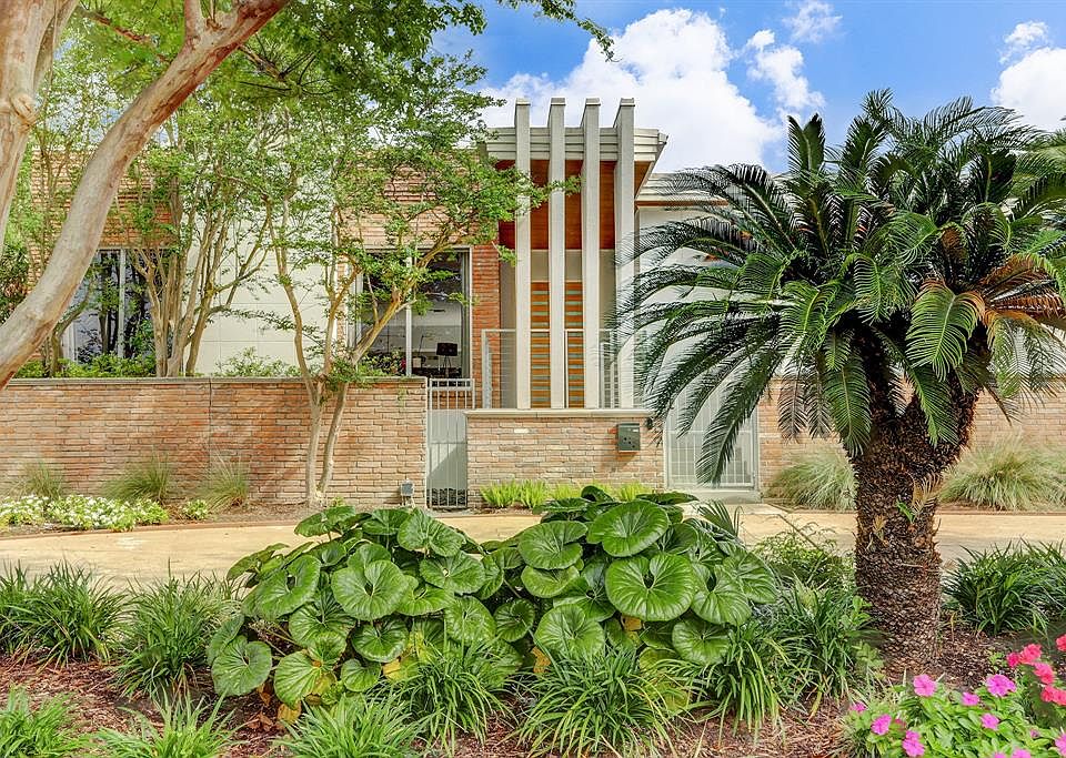A Mid-Century Modern Re-Envisioned - Developed after WW II, Meyerland provided fertile ground for the (then) avant-garde, Mid-Century designs of young architects. According to a 1956 article in the Houston Chronicle, one of those architects, Ursula O