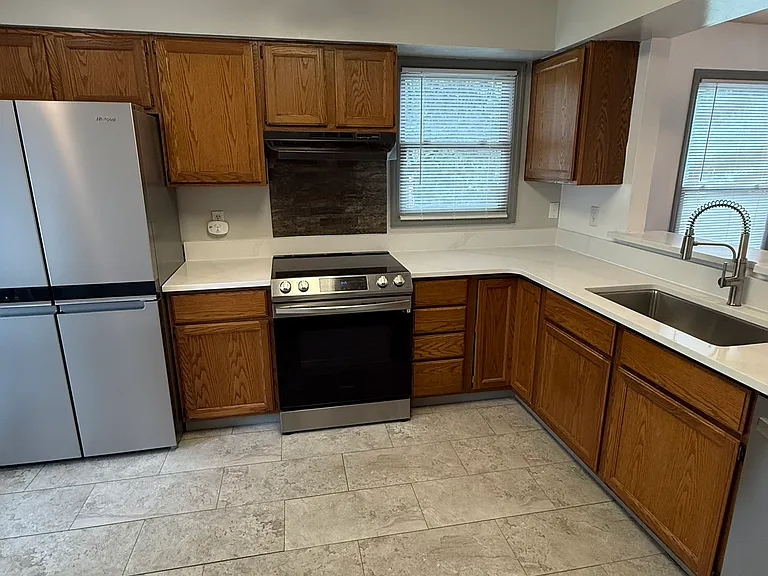 10400 Ravenbrook Ln — Photo 9