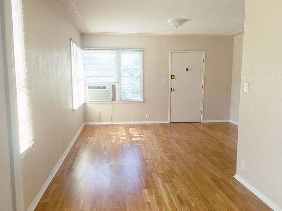 2nd image of 1418 N Avenue 47