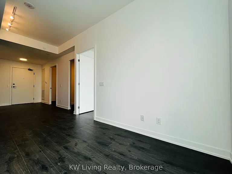 100 Queen St E #1716 — Photo 10