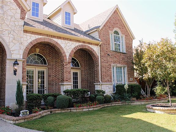2nd image of 1419 Bowie Ln