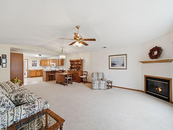 2nd image of 1702 Lakewood Dr #B