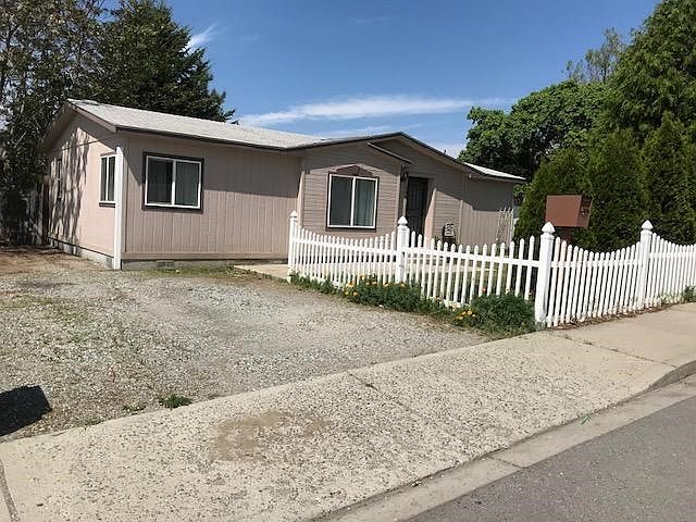 590 N Grover Photo 1