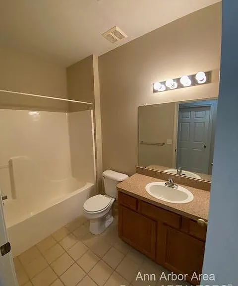 3254 Primrose Ln — Photo 13