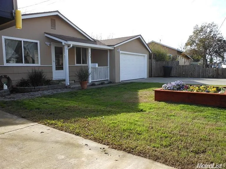 229 Grape St photo 1