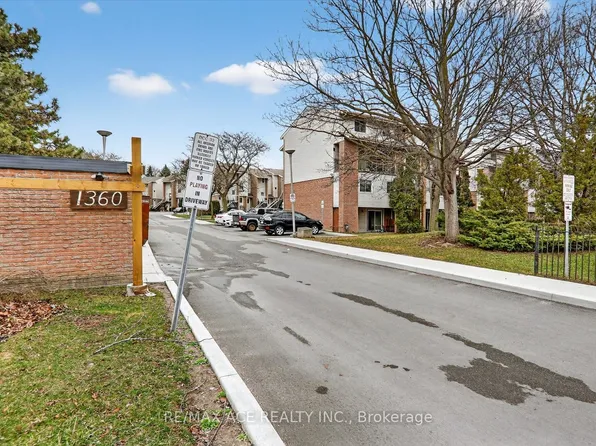 1360 Glenanna Rd #16A, Pickering, ON L1V 2T5
