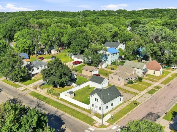1201 2nd Ave NW, Faribault, MN 55021