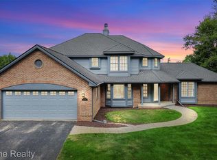 2188 Shire Ct, Commerce Township, MI