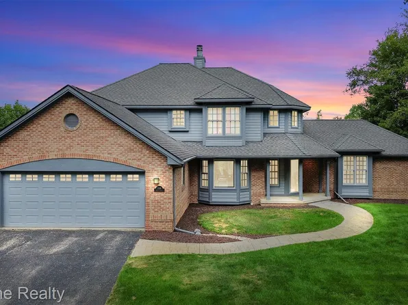 2188 Shire Ct, Commerce Township, MI 48382