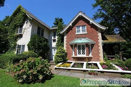 Romantic English Cotswold