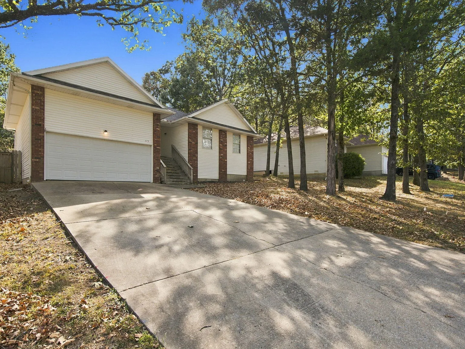 3 bed, 1228 sqft, $2,100 — Photo 2