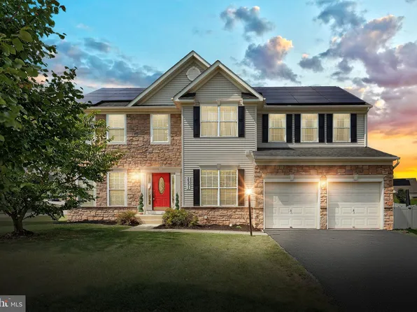 2551 Brownstone Ct, Dover, PA 17315