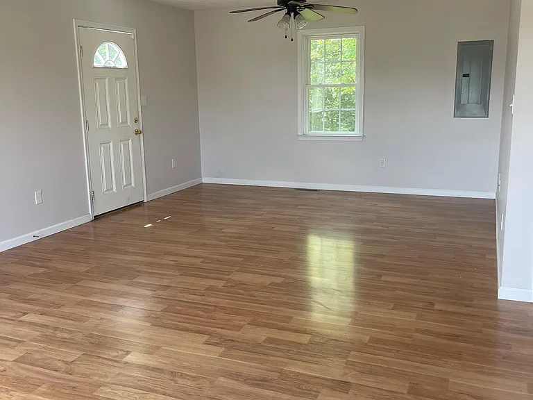 317 Woodlee Rd — Photo 2