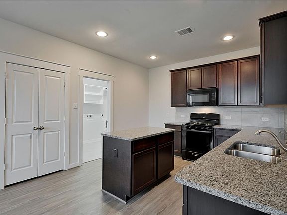 5th image of 12342 Oakleaf Bend Dr