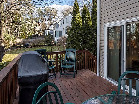 4th image of 31 Palmer Ave