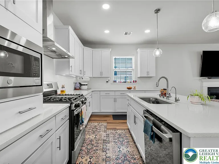 5044 Bellflower Dr — Photo 43