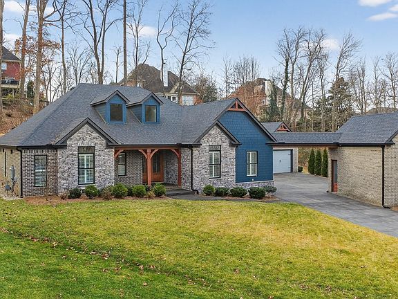 3rd image of 1415 Lismore Ln