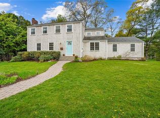 19 Fireside Dr, Barrington, RI 02806