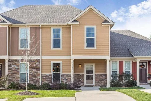 1725 Stone Castle Dr NE Photo 1