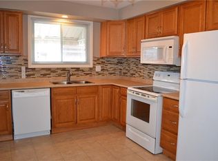 65 Moxley Dr #1, Hamilton, ON L8T 3Y8